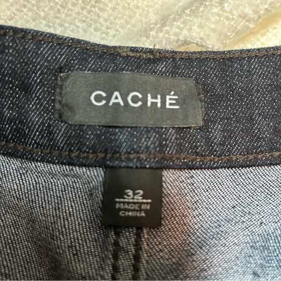 Cache High-Waisted Black Flare Jeans - Picture 4 of 8